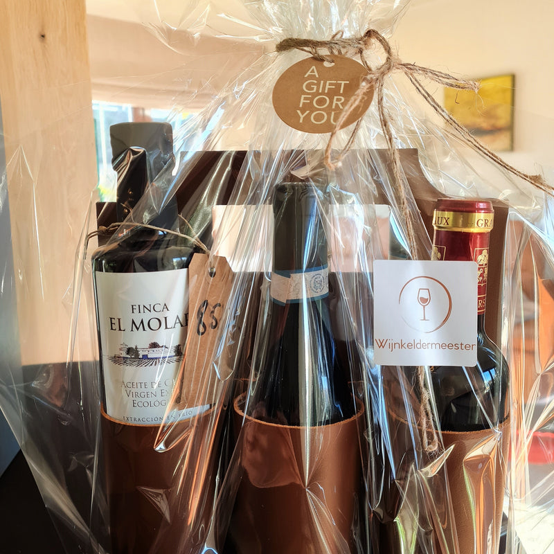 Elegance on the Go: Premium Leather Carry Bag for Six small Bottles